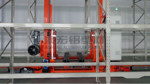 100100鋁型材應(yīng)用：打造高剛性智能倉儲(chǔ)堆垛系統(tǒng)