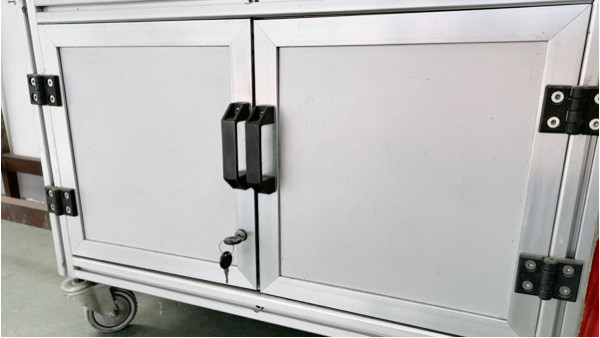 鋁型材機(jī)柜定制應(yīng)該怎樣報(bào)價(jià)？