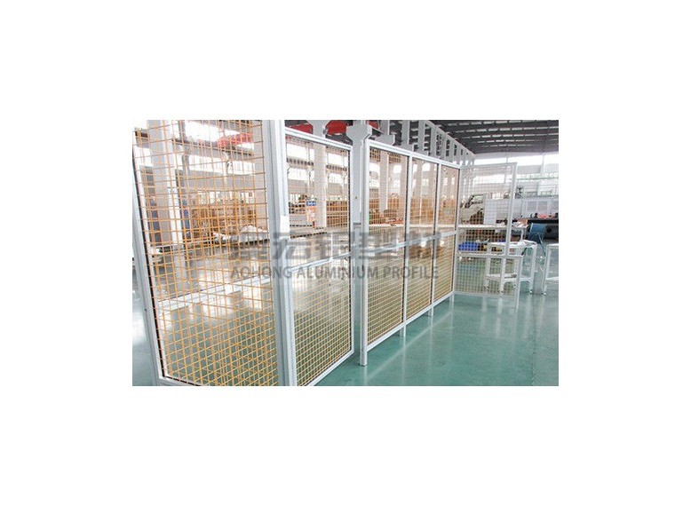 生產(chǎn)線安全總讓你提心吊膽？汽車廠鋁型材防護(hù)圍欄的可靠解法