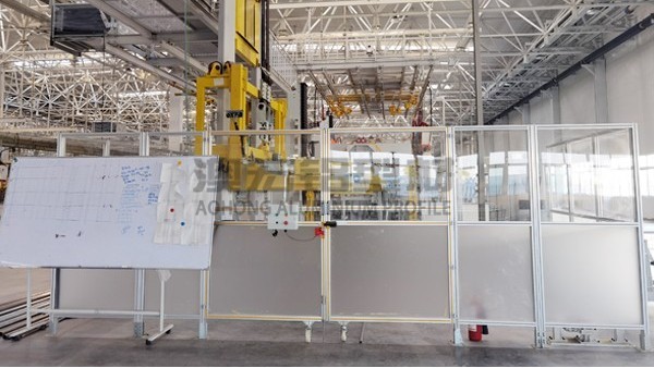 鋁型材圍欄的結(jié)構(gòu)性價值：無需焊接的穩(wěn)固藝術(shù)