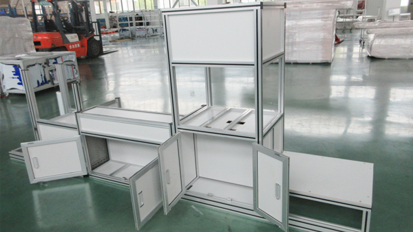 設(shè)備防塵罩由哪些結(jié)構(gòu)組成？