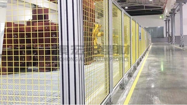 為何專業(yè)領(lǐng)域更信賴鋁型材圍欄？